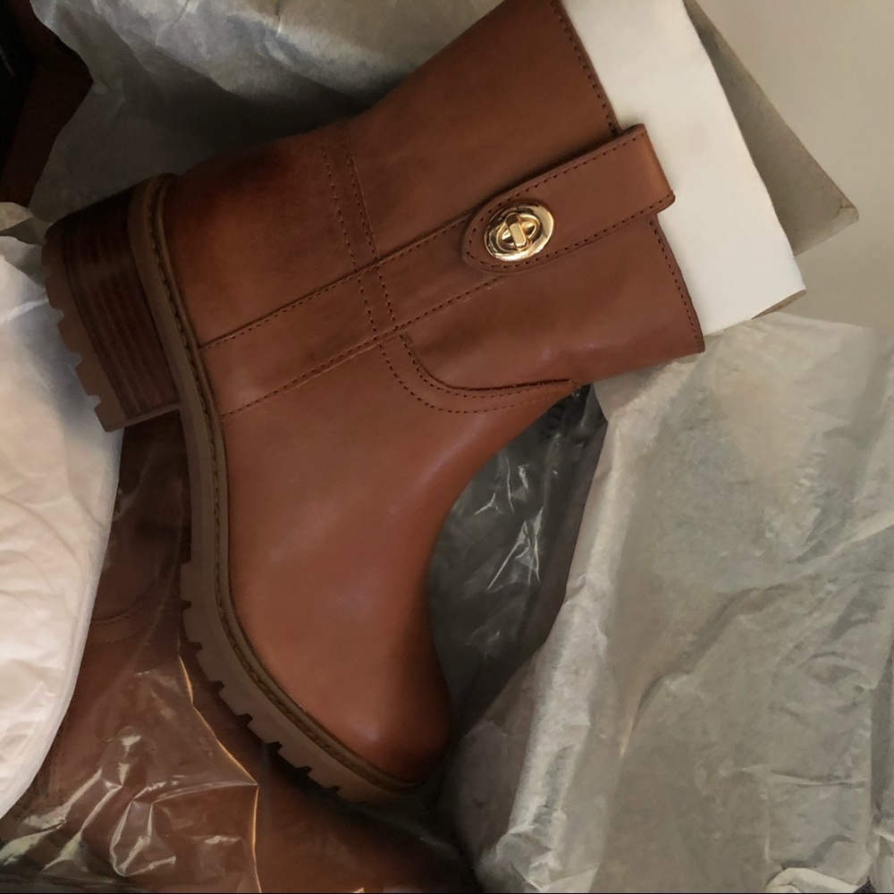 Coach boots
